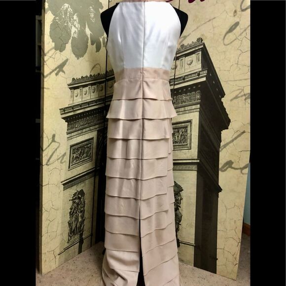 Stunning evening gown by Jessica Howard - Picture 7 of 7